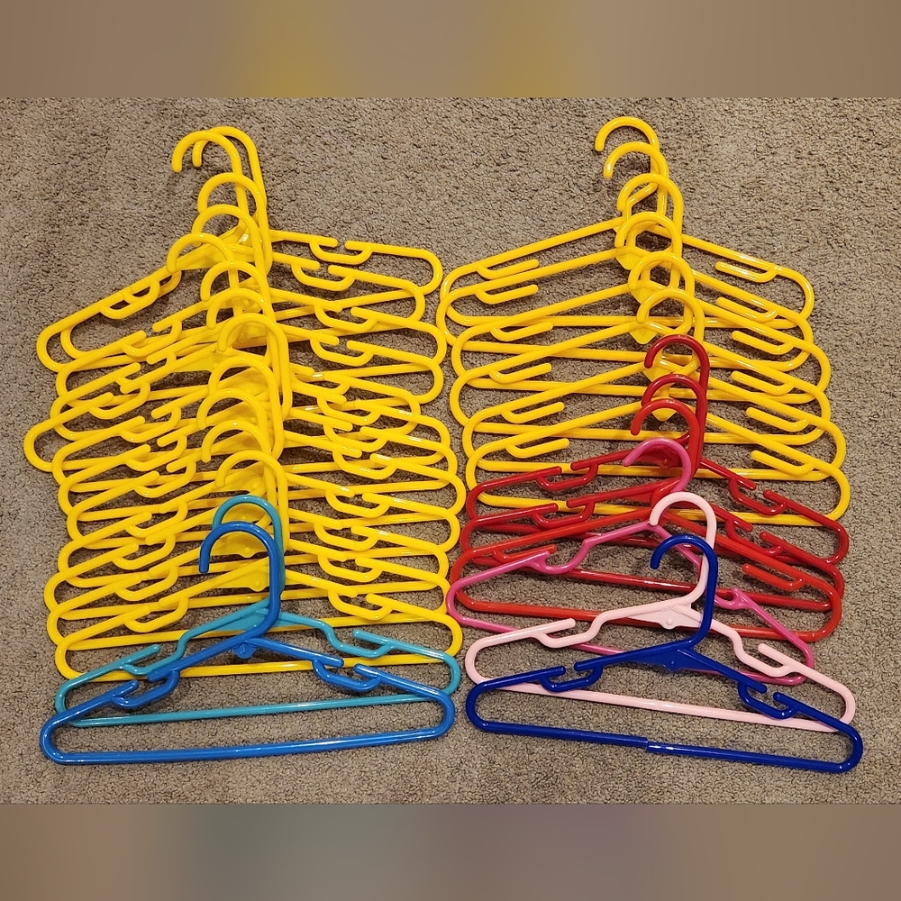 Set of 26 Kids Multicolored Plastic Hangers